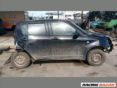 Suzuki Swift V Jobb első ajtó "132383"