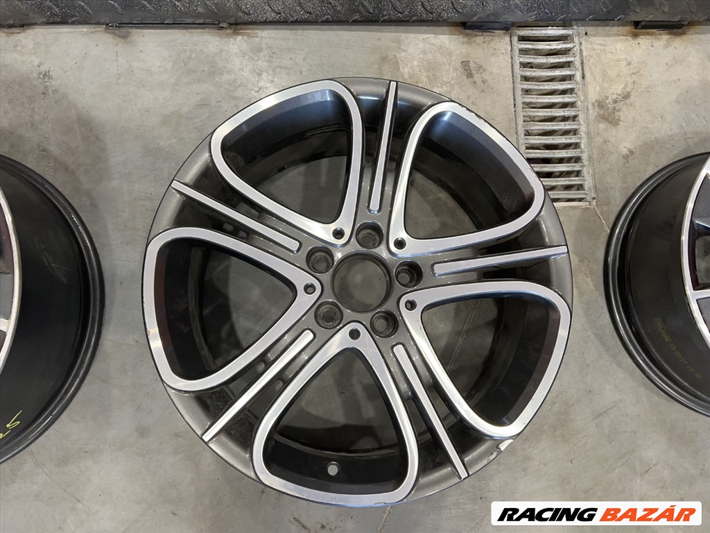 R18 Original Mercedes 7.5J ET52 - A246 401 2202 A2464012202 1db felni 1. kép