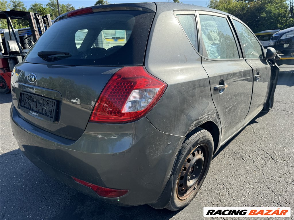 Kia Cee'd (ED) bontott alkatrészei 2. kép
