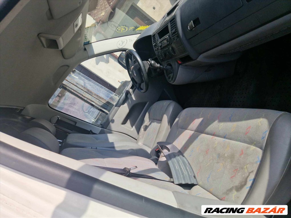 Volkswagen Transporter T5 bontott alkatrészei 5. kép