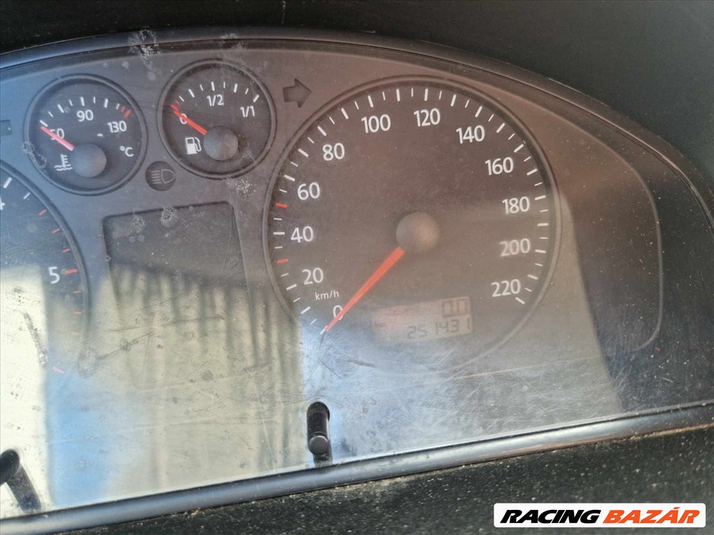 Volkswagen Transporter T5 bontott alkatrészei 7. kép