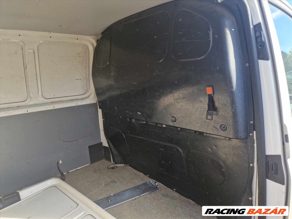 Volkswagen Transporter T5 bontott alkatrészei 9. kép