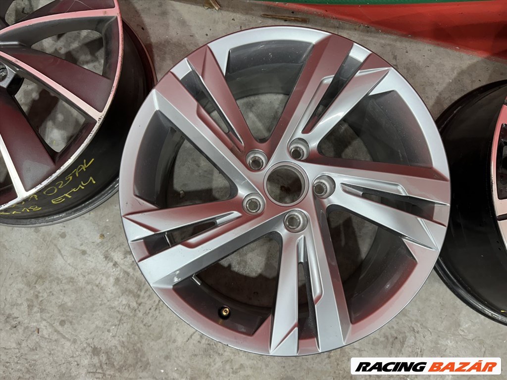 R17 Original Volkswagen 7.5J ET51 5H0 601 025AF 5H0601025AF 1db felni 1. kép