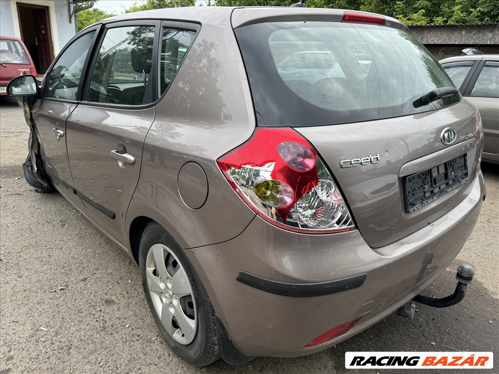 Kia Cee'd (ED) bontott alkatrészei 2. kép