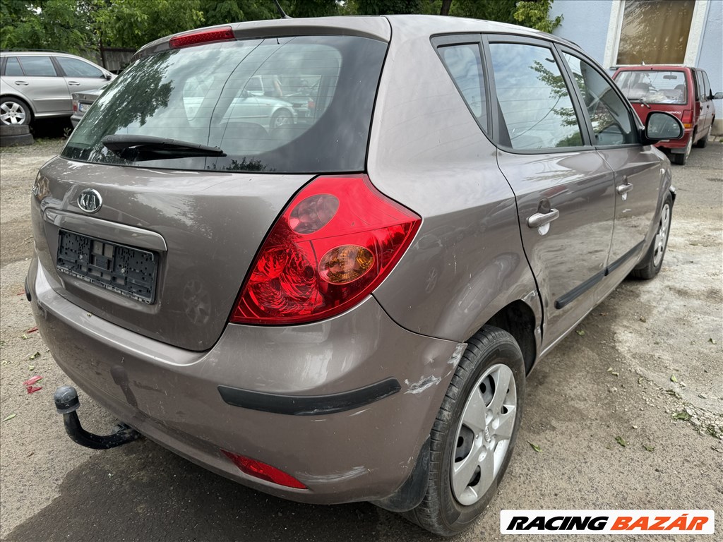 Kia Cee'd (ED) bontott alkatrészei 3. kép