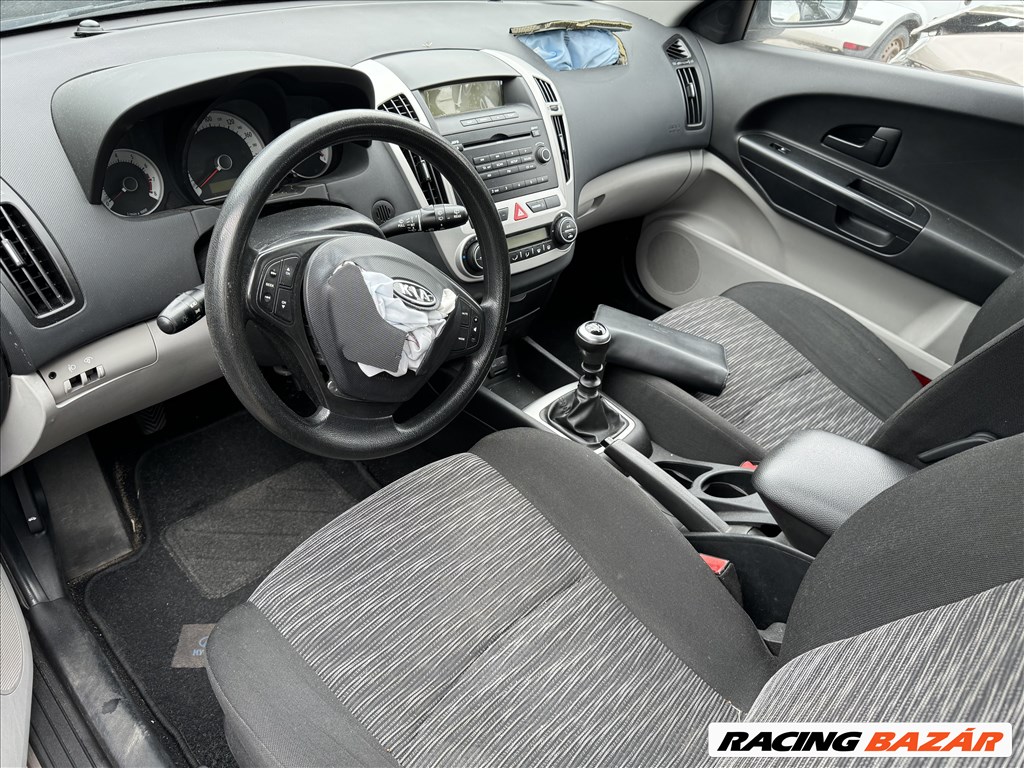 Kia Cee'd (ED) bontott alkatrészei 4. kép