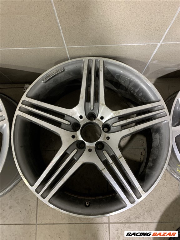 R19 Original Mercedes 8.5J ET25 - A219 401 3402 A2194013402 1db felni 1. kép
