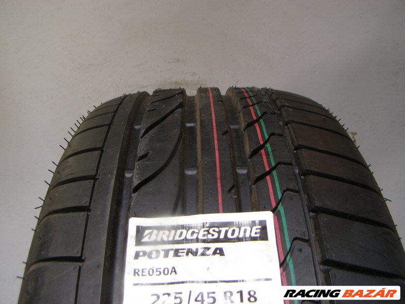 Bridgestone RE050A RFT 225/45 R18  1. kép