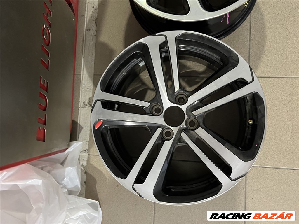 R17 Original Peugeot 7J ET25 - 9812440777 1db felni alufelni 1. kép