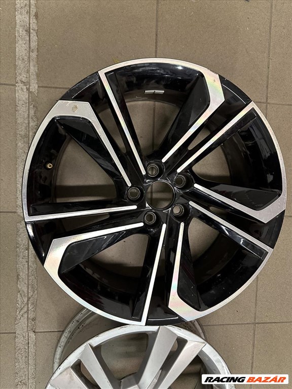 R18 Original Skoda 7J ET51 - 6VA 601 025AD 6VA601025AD 1db alufelni 1. kép