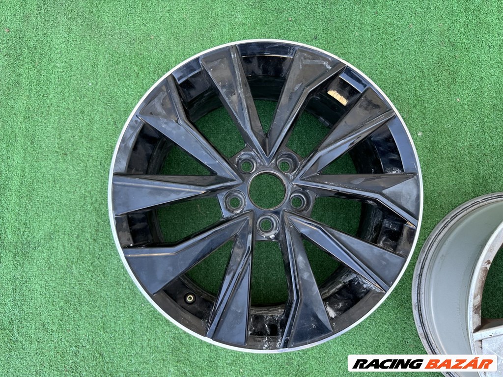 R16 Original Skoda 7J ET46 - 6V0 601 025J 6V0601025J 2db alufelni 1. kép