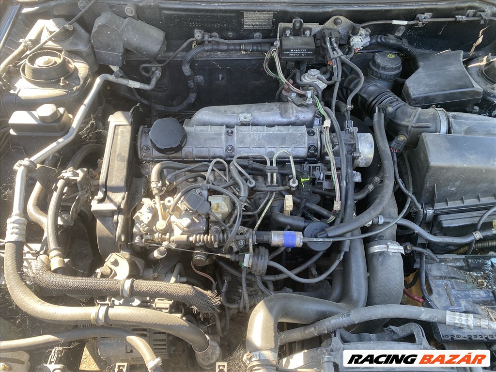 Volvo V40 1.9D bontott alkatrészei 3. kép