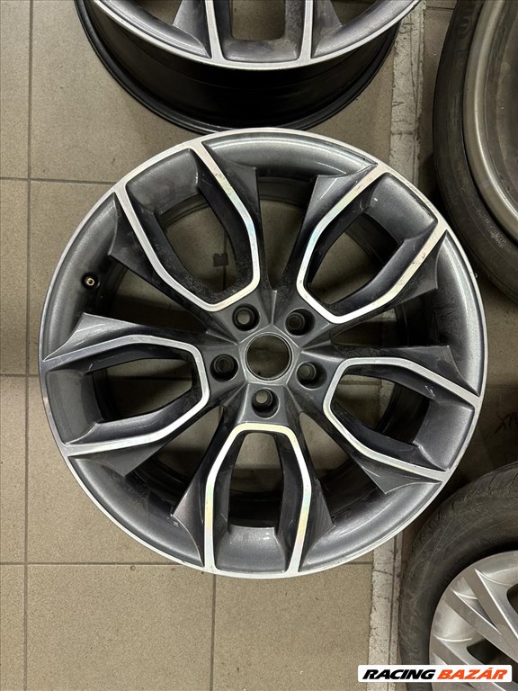 R19 Original Skoda 8J ET44 - 3V0 601 025AA 3V0601025AA 1db alufelni 2. kép