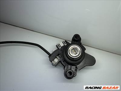 BMW E60 csomagtér ajtó zárszerkezet   8196401