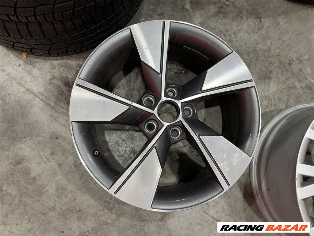 R17 Original Skoda 7J ET45 - 5E0 601 025T 5E0601025T 1db alufelni 1. kép