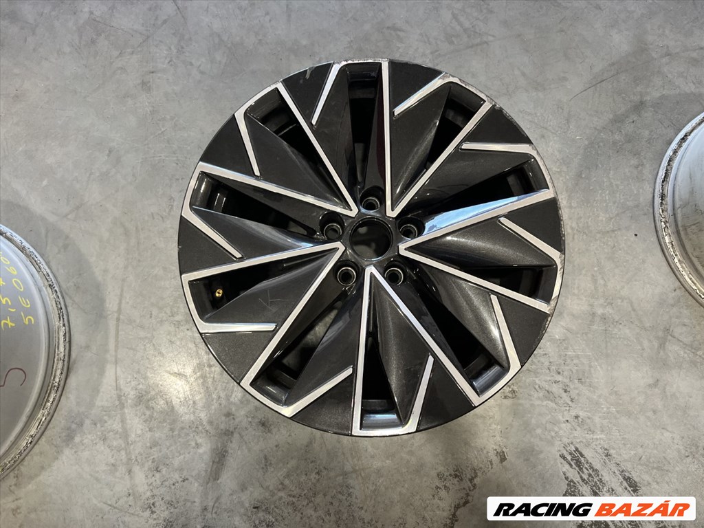 R18 Original Skoda 8J ET44 - 3V0 601 025 3V0601025 1db alufelni 1. kép