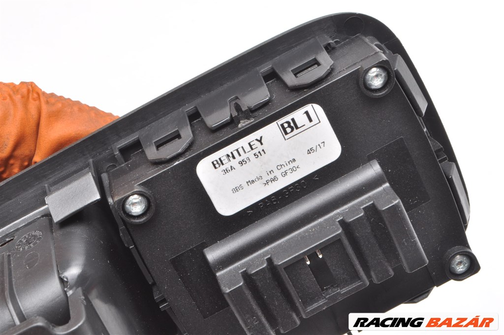 Bentley Bentayga, Audi Q7 (4M) csomagtér ajtó nyitó panel 36a959511 4. kép