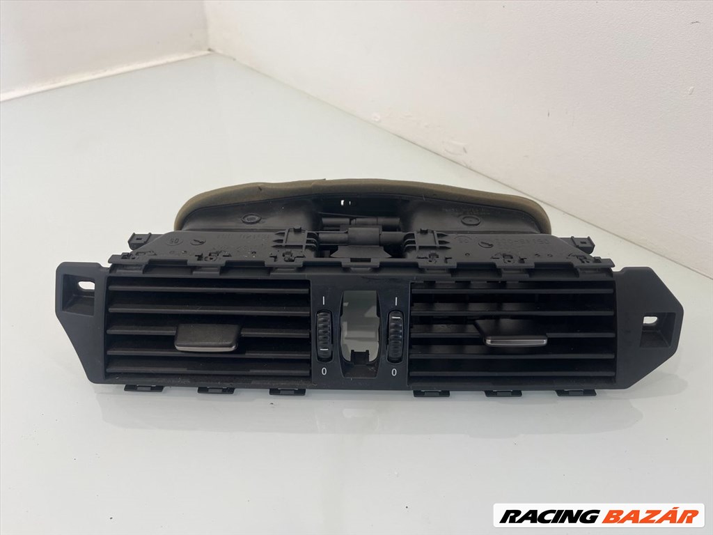 BMW E60 E61 középső szellőző 6910734 1. kép