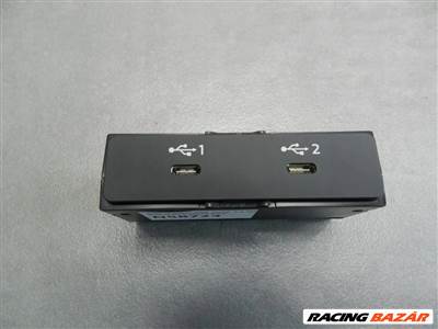 Audi A3 (8Y) USB foglalat 82a035736a