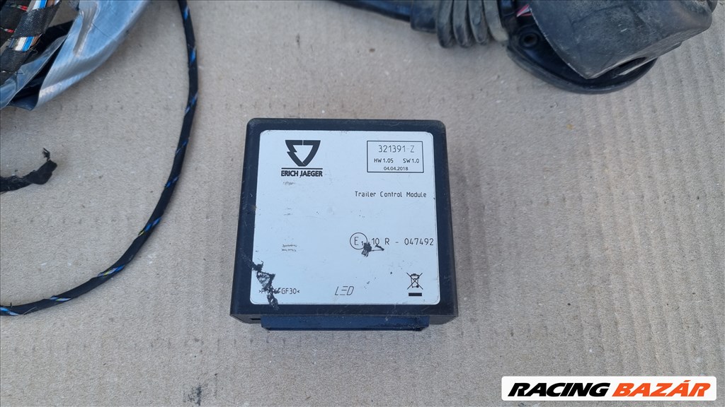 Tesla Model 3 Vonóhorog Elektronika Univerzális 2. kép