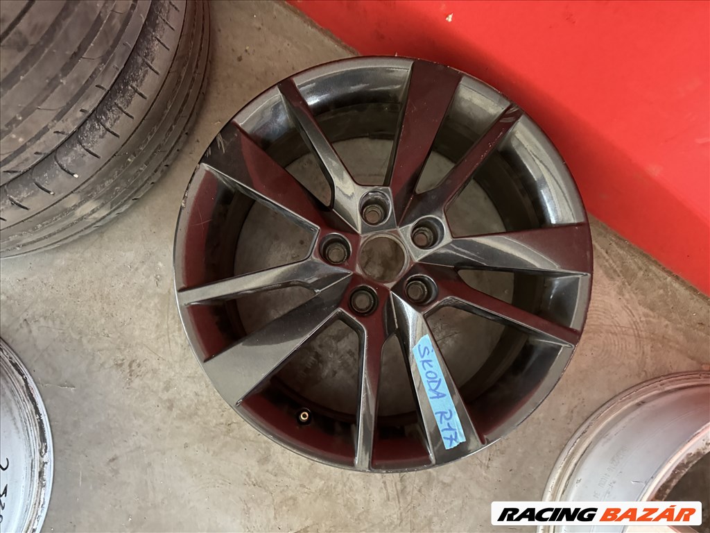 R17 Original Skoda 7J ET49 - 5E0 601 025CC 5E0601025CC 3db alufelni 1. kép