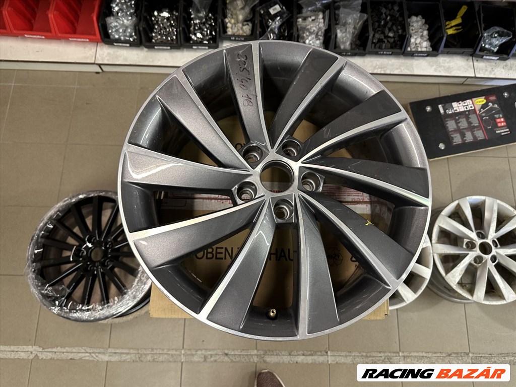 R18 Original Skoda 7.5J ET51 - 5E0 601 025BP 5E0601025BP 2db alufelni 1. kép