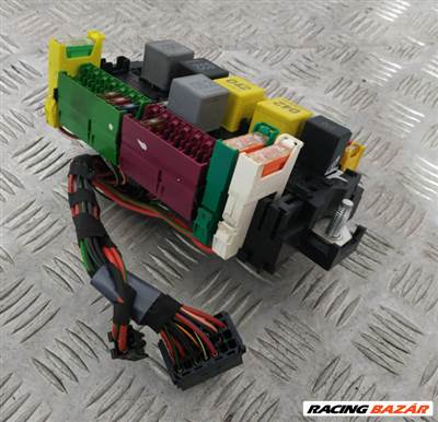 Mercedes B-osztály W246 relédoboz  a2469067100