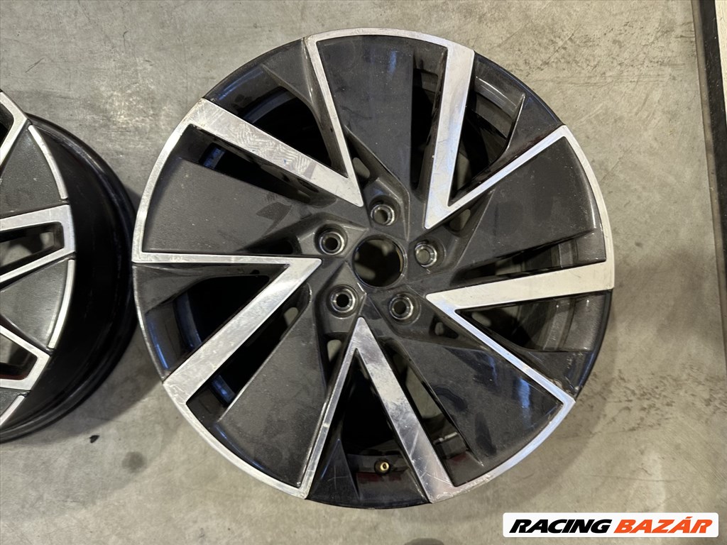 R18 Original skoda 7.5J ET48 - 5E3 601 025AD 5E3601025AD 2db alufelni 1. kép