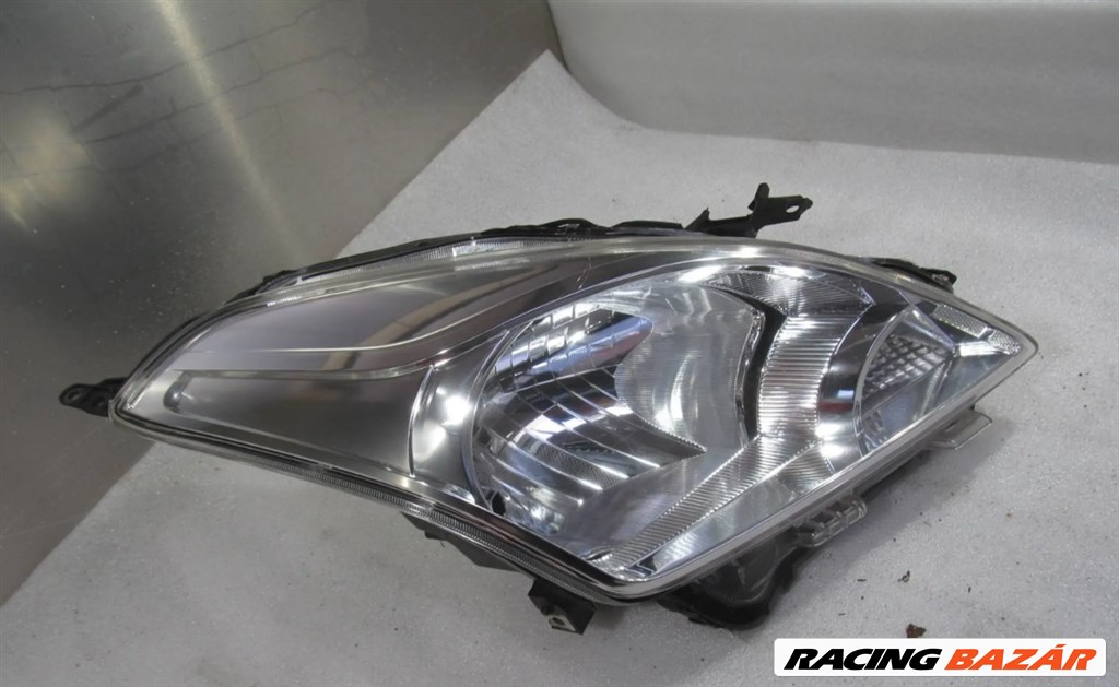 Suzuki Baleno II jobb első lámpa  10018515 1. kép