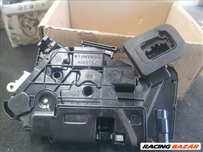 Skoda Fabia III Jobb első Ajtózár  6v1837016a