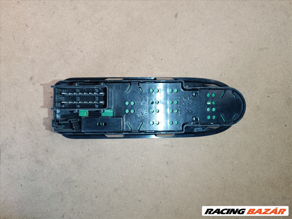 Citroën C3 II Ablakemelő kapcsoló (kettes) 98012283XT 2. kép