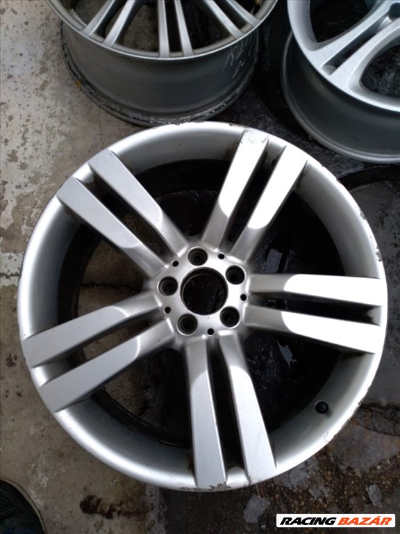 R20 Original Mercedes 8.5J ET45 - A204 401 2402 A2044012402 1db felni 1. kép