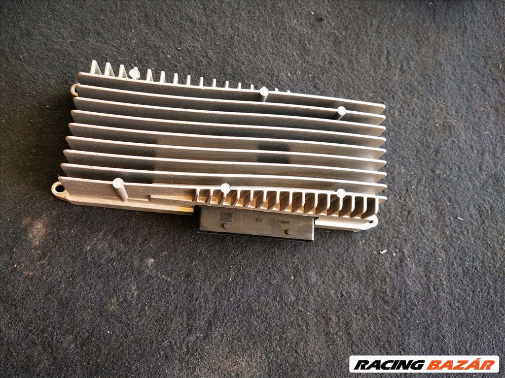 Audi A4 (B8 - 8K) B8 - 8K erősítő  8r0035223f 1. kép