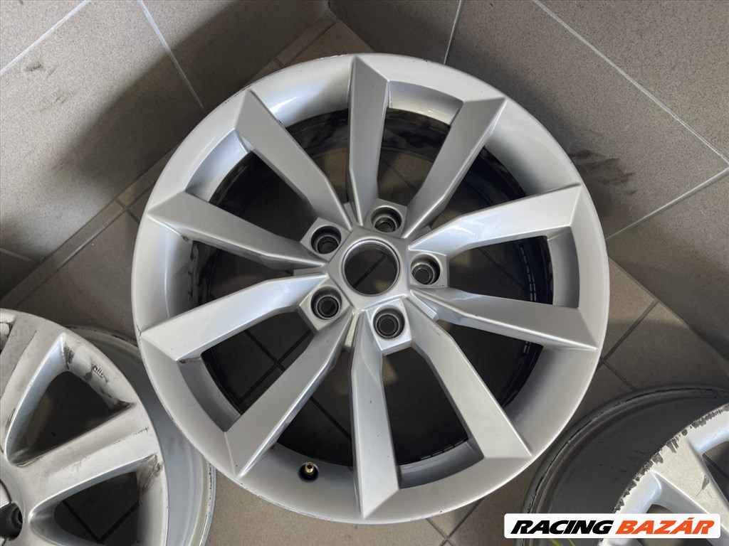 R17 Original Skoda 7J ET45 - 5L0 601 025K 5L0601025K 2db alufelni 1. kép