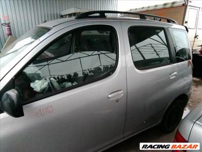 Toyota Yaris Verso Bal hátsó ajtó ""043327