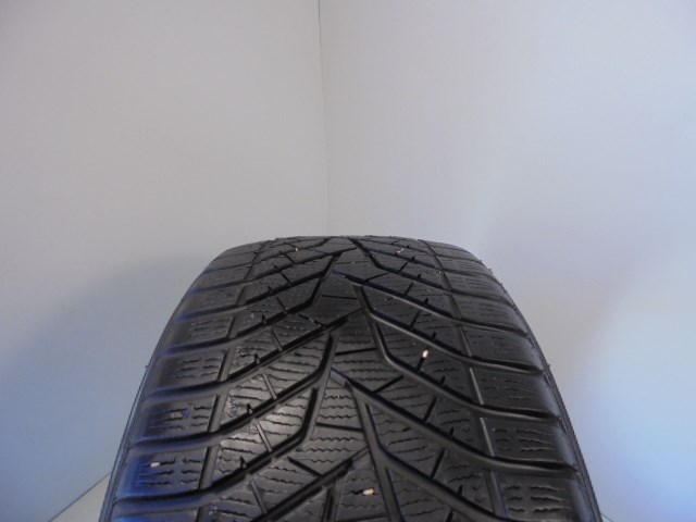 Yokohama V905 245/45 R20  1. kép