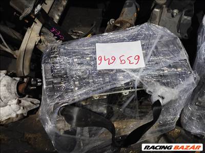 Mercedes Vito W639 fűzött blokk hengerfejjel , 639.646