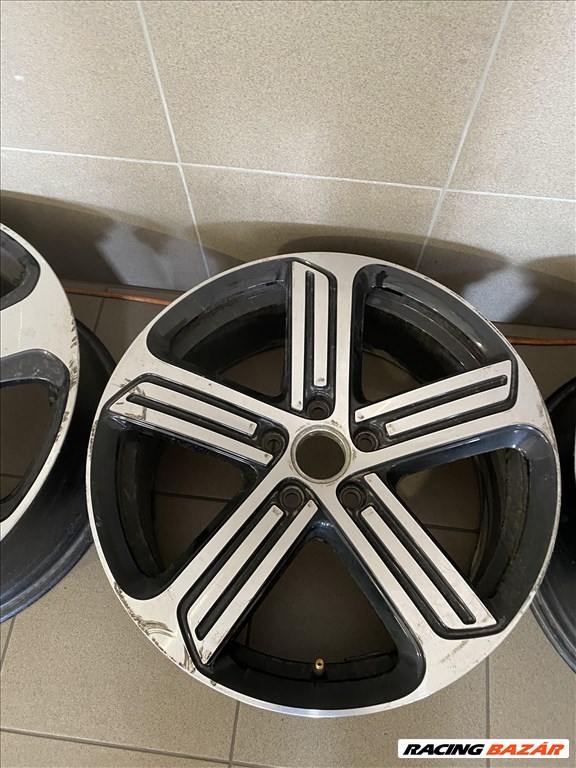 R18 Original Volkswagen 7.5J ET49 - 5G0 601 025 5G0601025 1db alufelni 1. kép