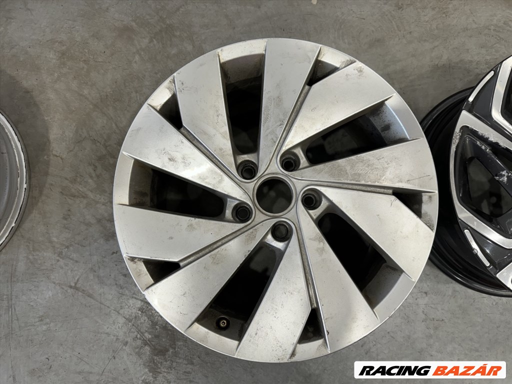 R17 Original Volkswagen 7.5J ET51 - 5H0 601 025C 5H0601025C 1db felni 1. kép