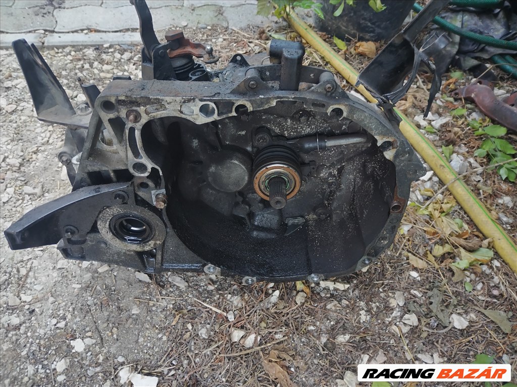 Renault Clio III 1.5 dCi Váltó 5 sebességes manuális  1. kép