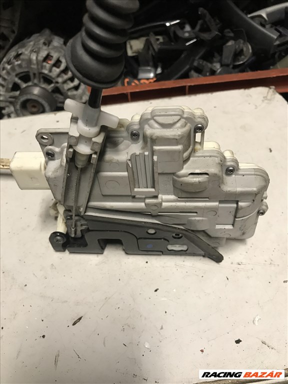 Volkswagen Passat B7 jobb első zár 3c1839016 2. kép