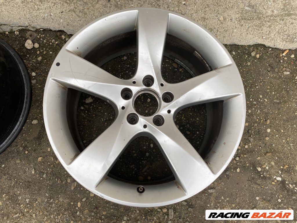 R18 Original Mercedes 8.5J ET54 - A204 401 8402 A2044018402 1db felni 1. kép