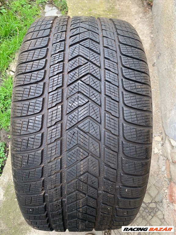  305/3521" használt Pirelli téli gumi gumi 1. kép