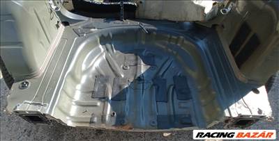 Volkswagen Golf VIII 8 (5 ajtóshoz) csomagtér fenék lemez