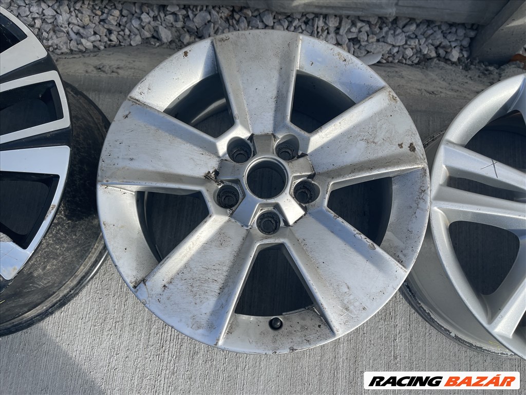 R16 Original Skoda 7J ET45 - 5L0 601 025M 5L0601025M 1db alufelni 1. kép