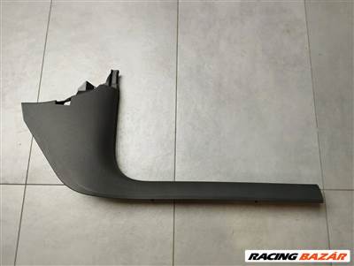 Audi A3 (8Y) jobb első belső küszöb burkolat 8y1867272