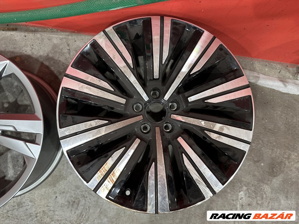 R19 Original Volkswagen 8.5J ET28 - 760 601 025N 760601025N 1db felni 1. kép