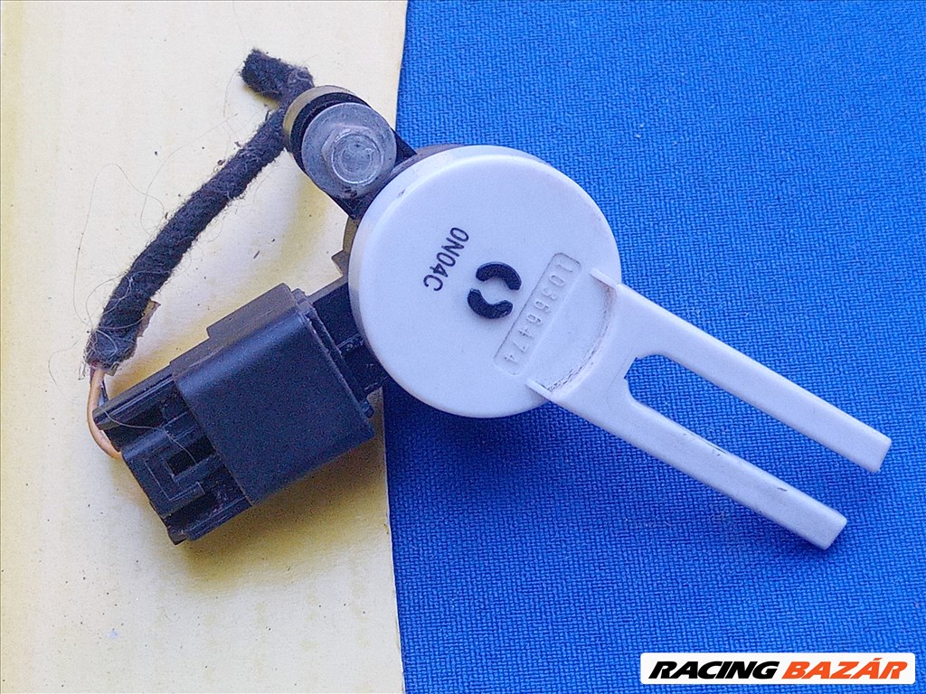 Opel Astra J 10366474 féklámpa kapcsoló j astra	 1. kép