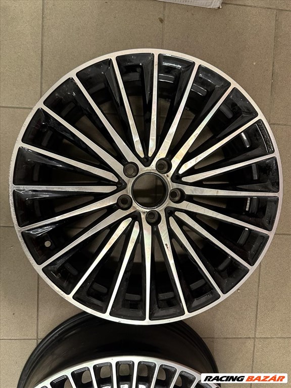 R19 Original Mercedes 7.5J ET40 - A206 401 1900 A2064011900 1db felni 1. kép