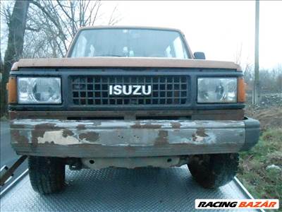 ISUZU TROOPER 2,7 BENZINES ,4WD DLX,AUTOMATA SVÁJCI TEREPJÁRÓ BONTÓDIK